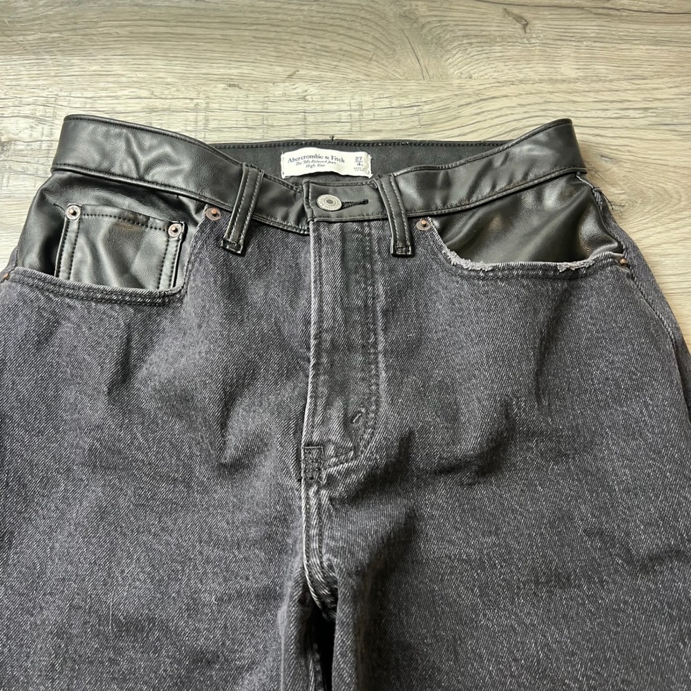Abercrombie & Fitch Jeans Women 27/4S Black Curve Love 90s Relaxed Vegan Leather - Picture 3 of 11